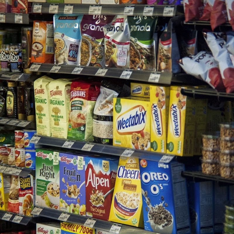 Food and beverages wholesale — snacks, confectionery, soft drinks and ambient FMCG
